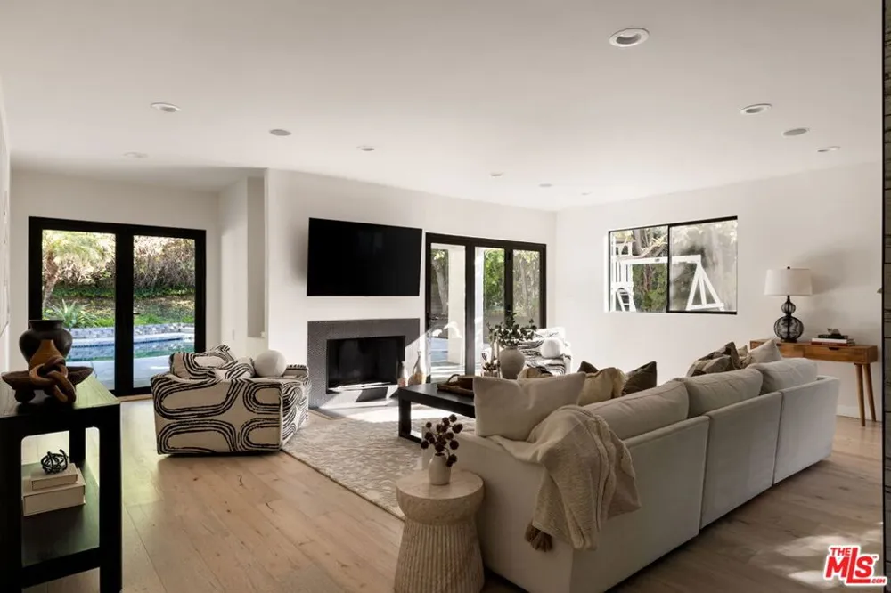 4020 Park Melinda Calabasas, CA 91302