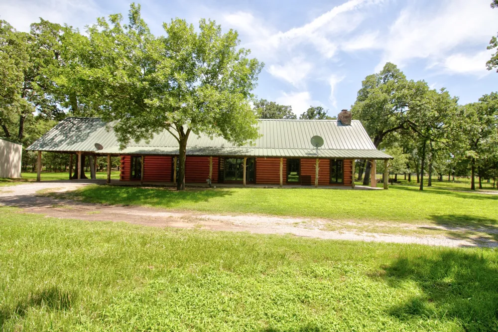 1466 Pearce Street Collinsville, TX 76233
