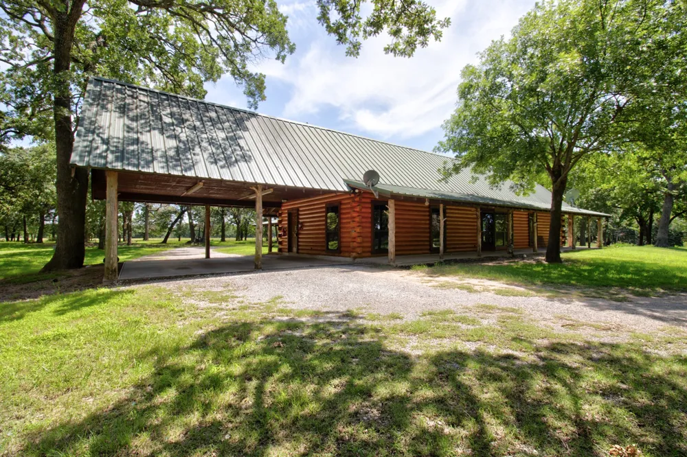 1466 Pearce Street Collinsville, TX 76233
