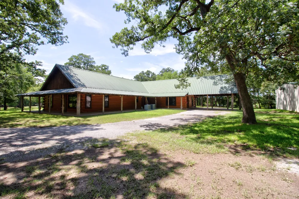 1466 Pearce Street Collinsville, TX 76233