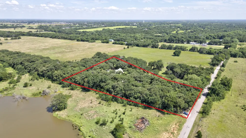 1466 Pearce Street Collinsville, TX 76233