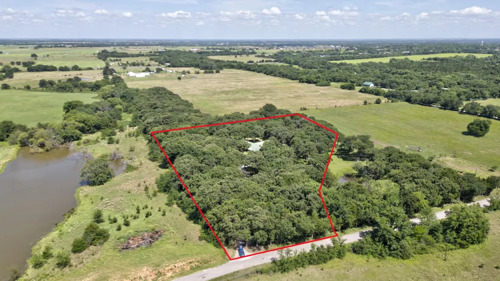 1466 Pearce Street Collinsville, TX 76233