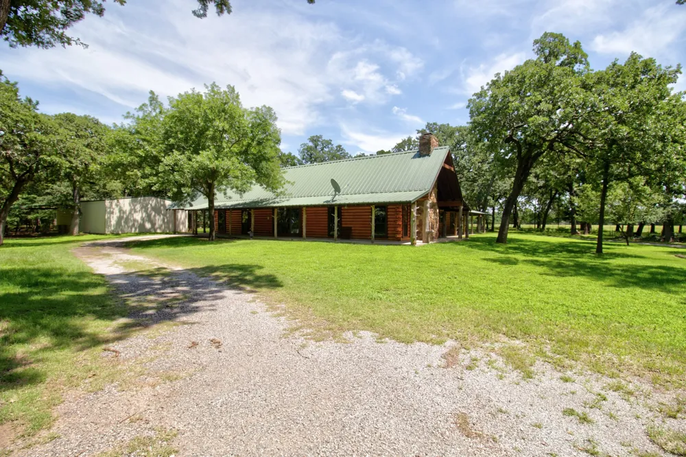 1466 Pearce Street Collinsville, TX 76233