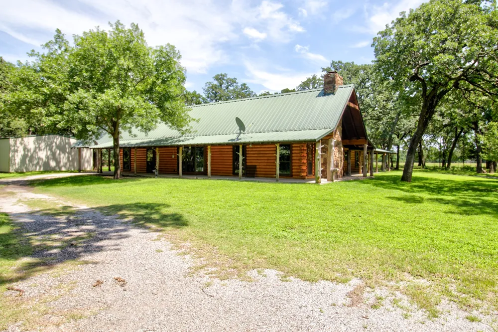 1466 Pearce Street Collinsville, TX 76233