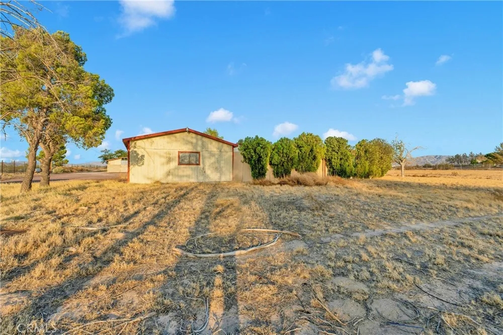 33445 Newberry Newberry Springs, CA 92365