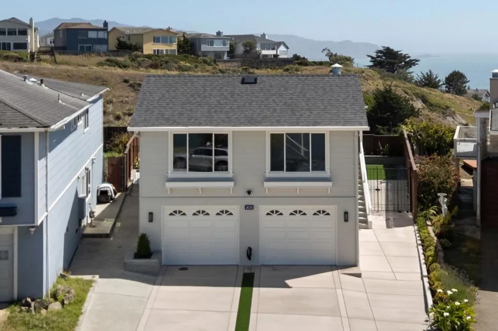 203 Golden Bay Drive Pacifica, CA 94044