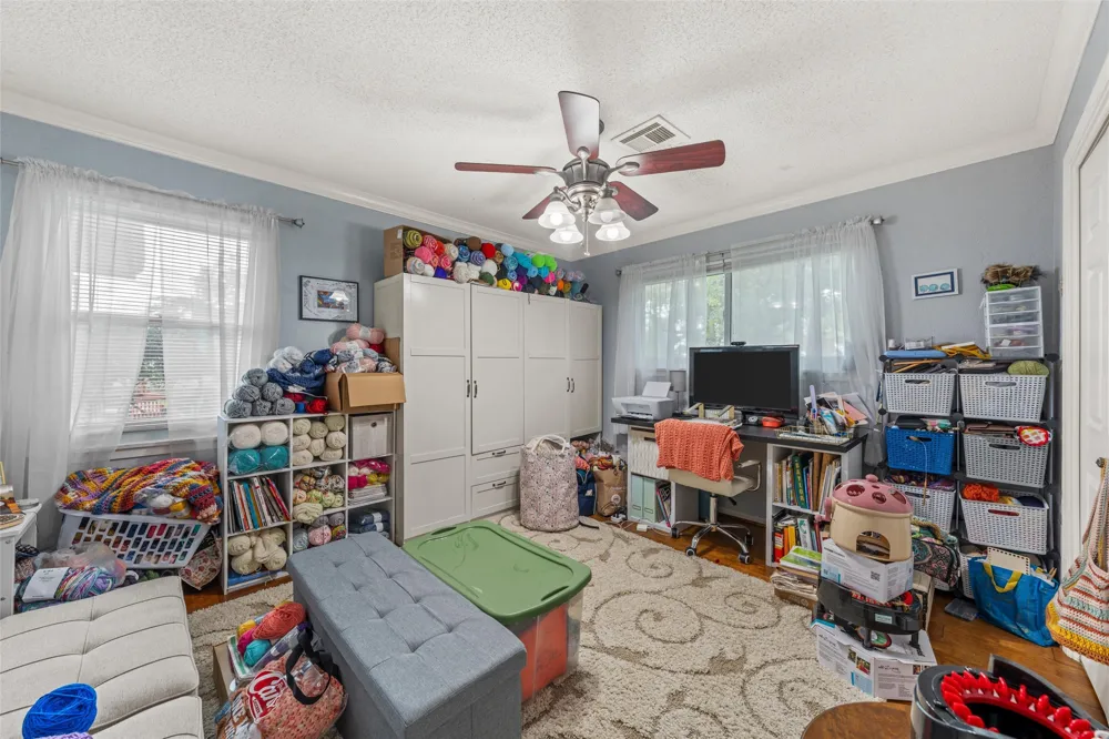 9913 Burgundy Lane Woodway, TX 76712