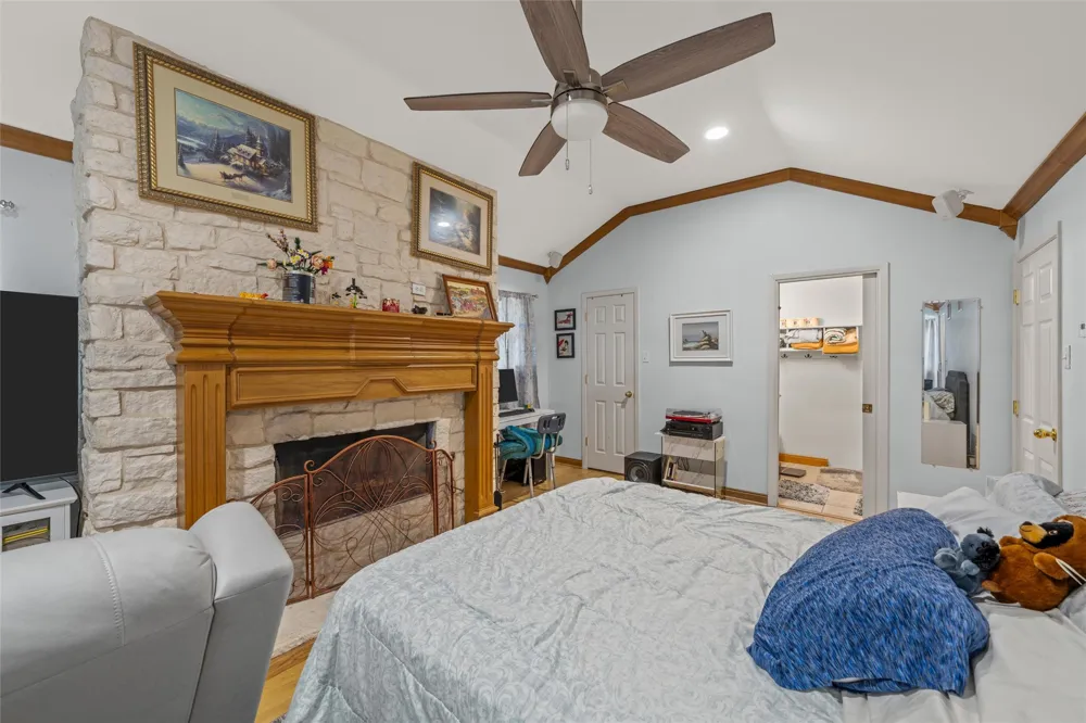 9913 Burgundy Lane Woodway, TX 76712