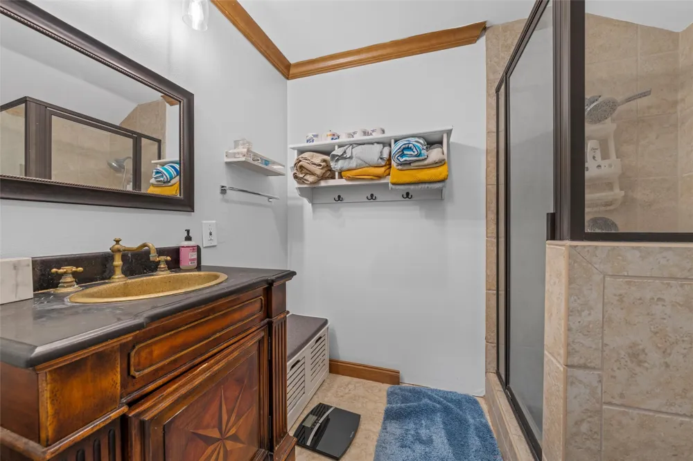 9913 Burgundy Lane Woodway, TX 76712