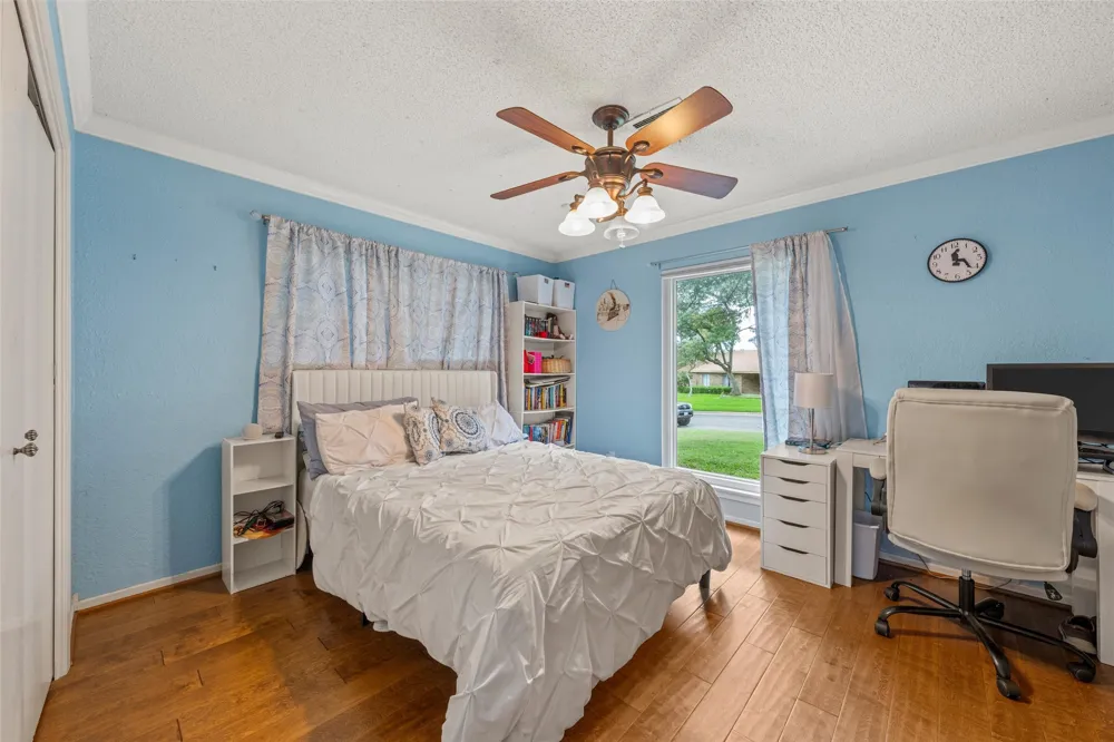 9913 Burgundy Lane Woodway, TX 76712