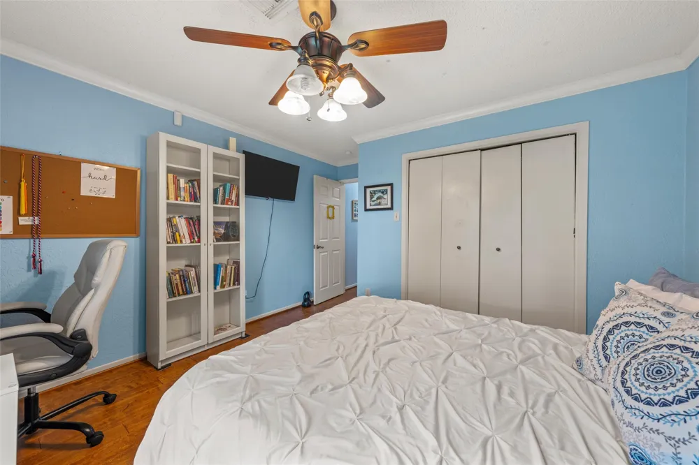 9913 Burgundy Lane Woodway, TX 76712