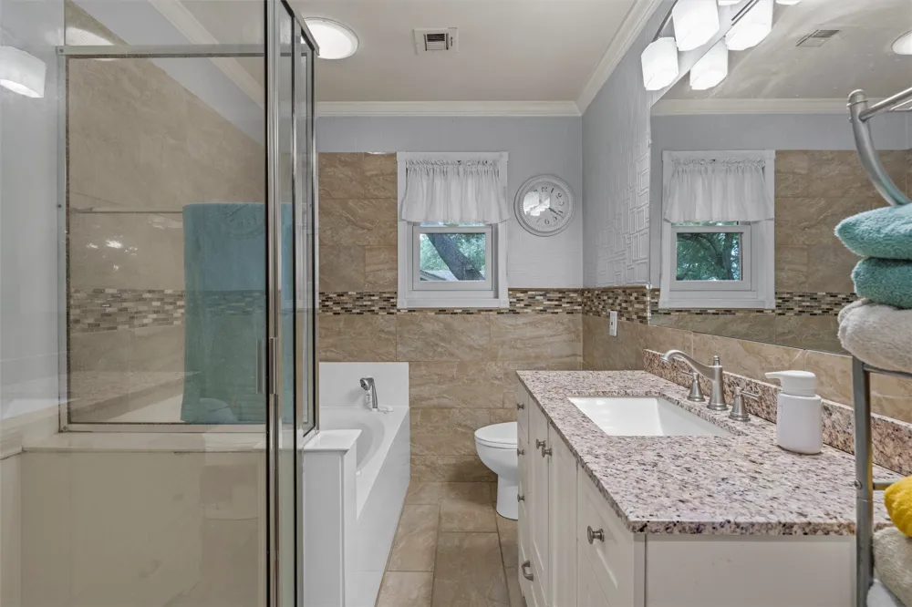 9913 Burgundy Lane Woodway, TX 76712