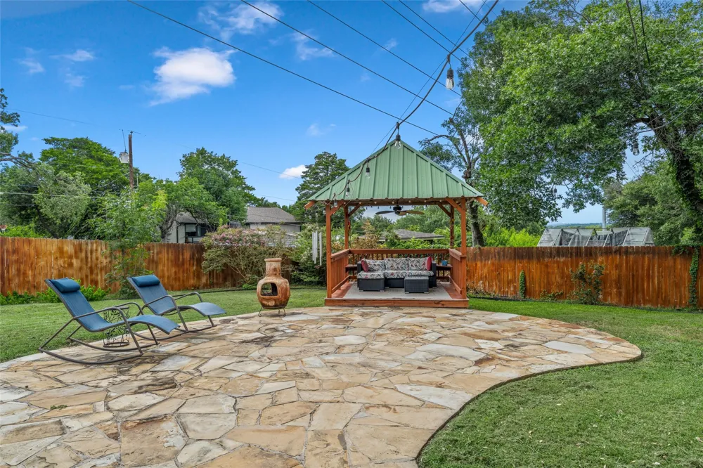9913 Burgundy Lane Woodway, TX 76712