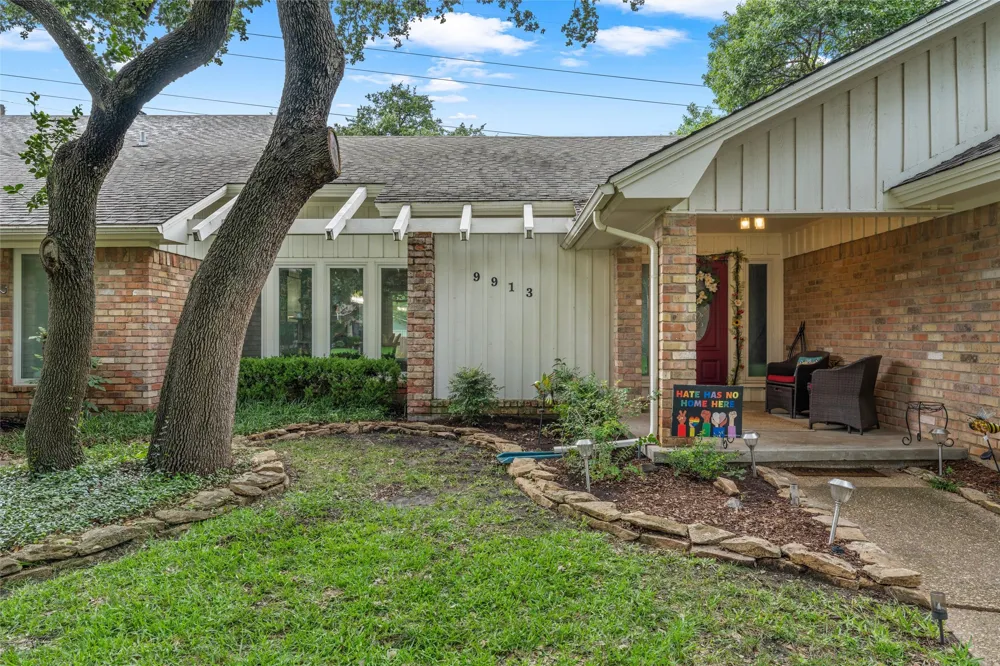 9913 Burgundy Lane Woodway, TX 76712