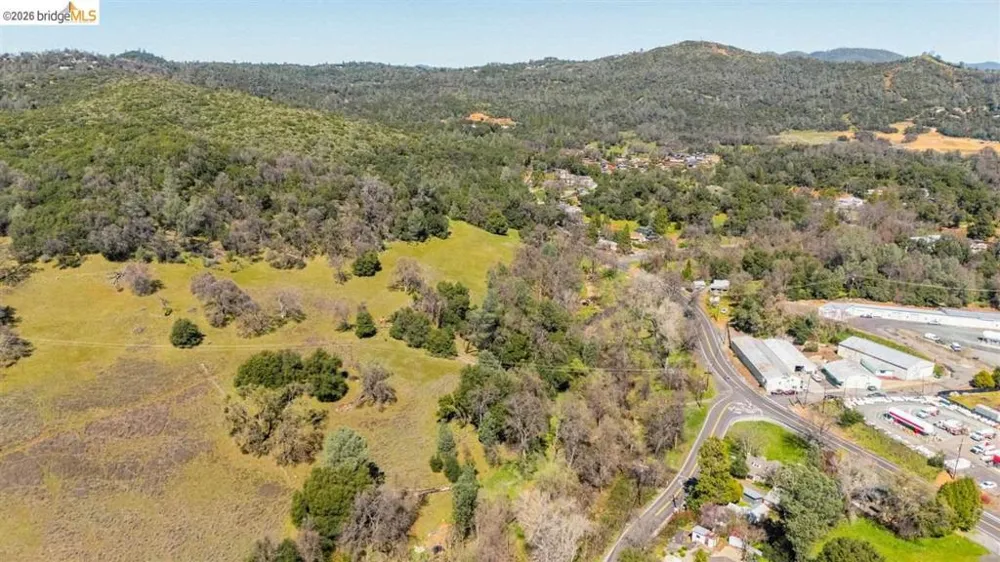 18701 Rawhide Rd Jamestown, CA 95327