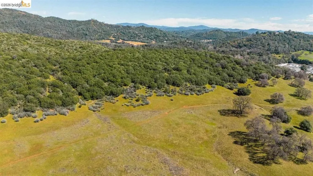18701 Rawhide Rd Jamestown, CA 95327