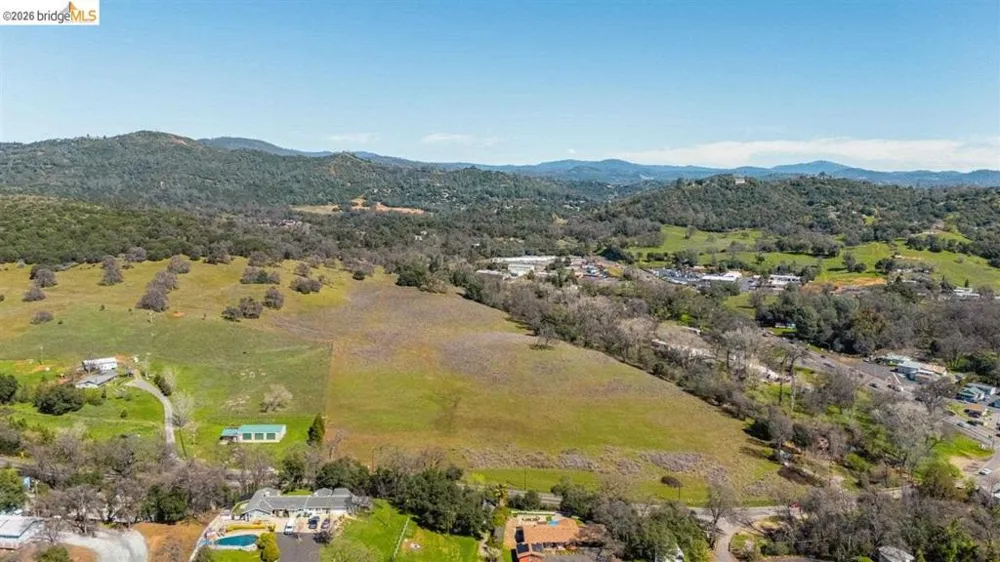 18701 Rawhide Rd Jamestown, CA 95327