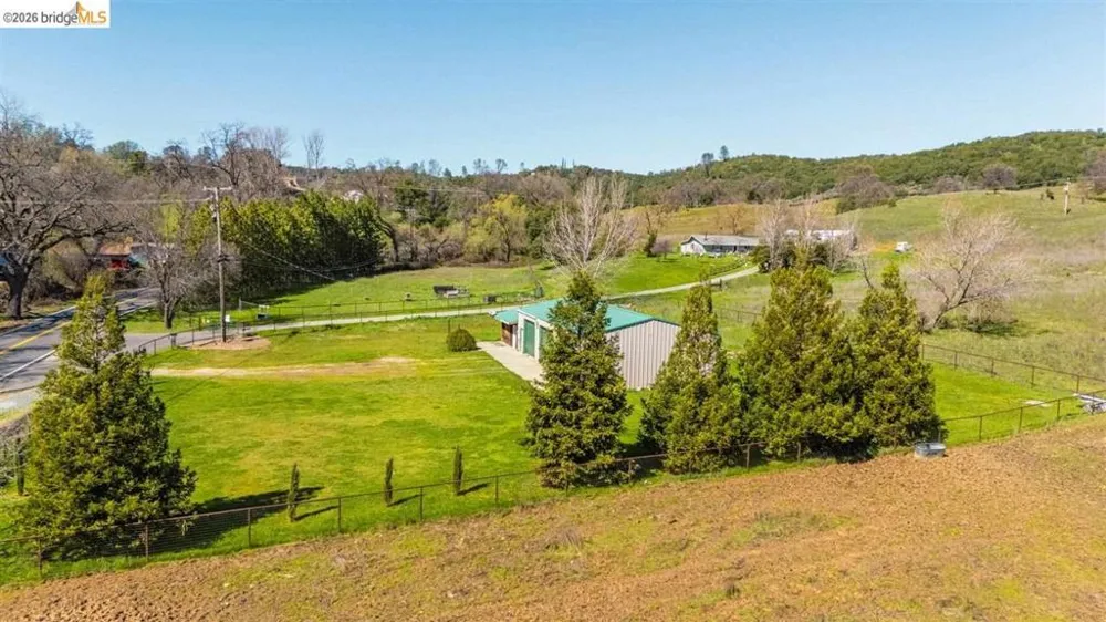 18701 Rawhide Rd Jamestown, CA 95327