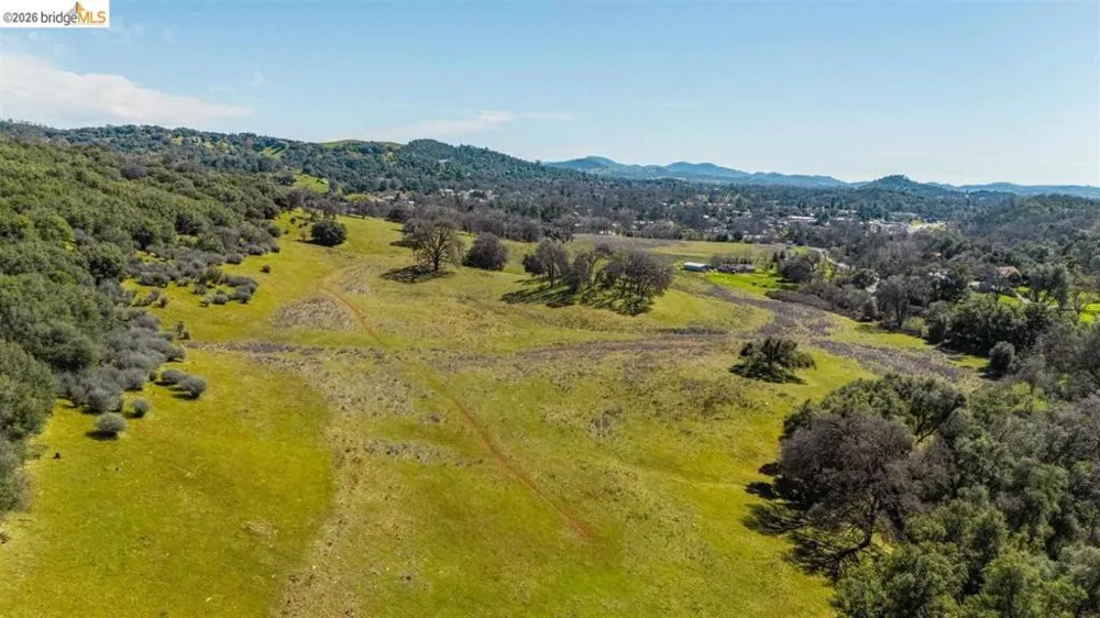 18701 Rawhide Rd Jamestown, CA 95327