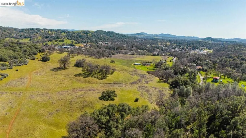 18701 Rawhide Rd Jamestown, CA 95327