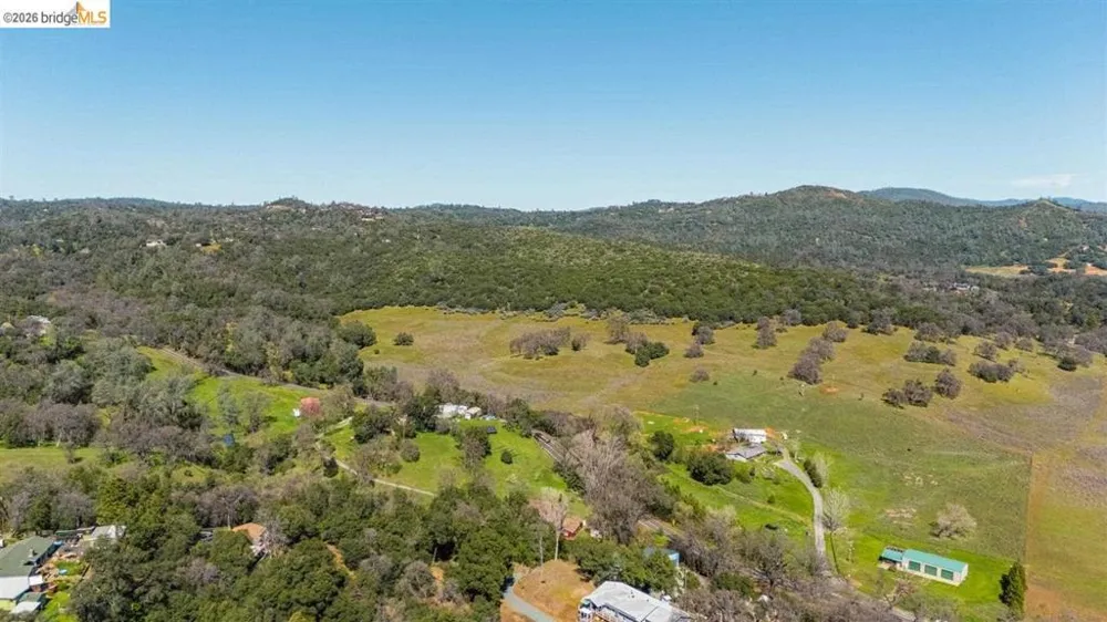 18701 Rawhide Rd Jamestown, CA 95327