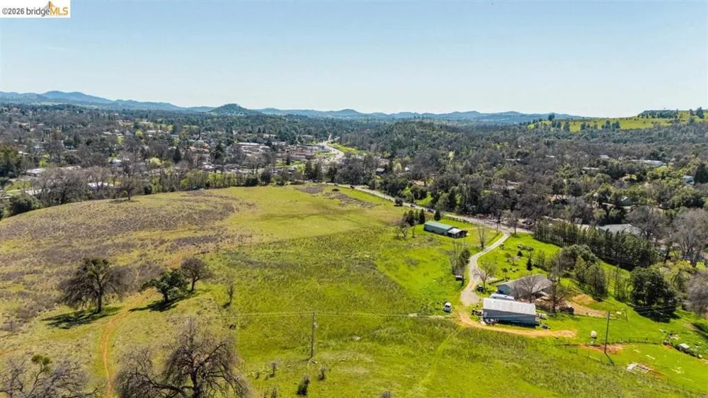 18701 Rawhide Rd Jamestown, CA 95327