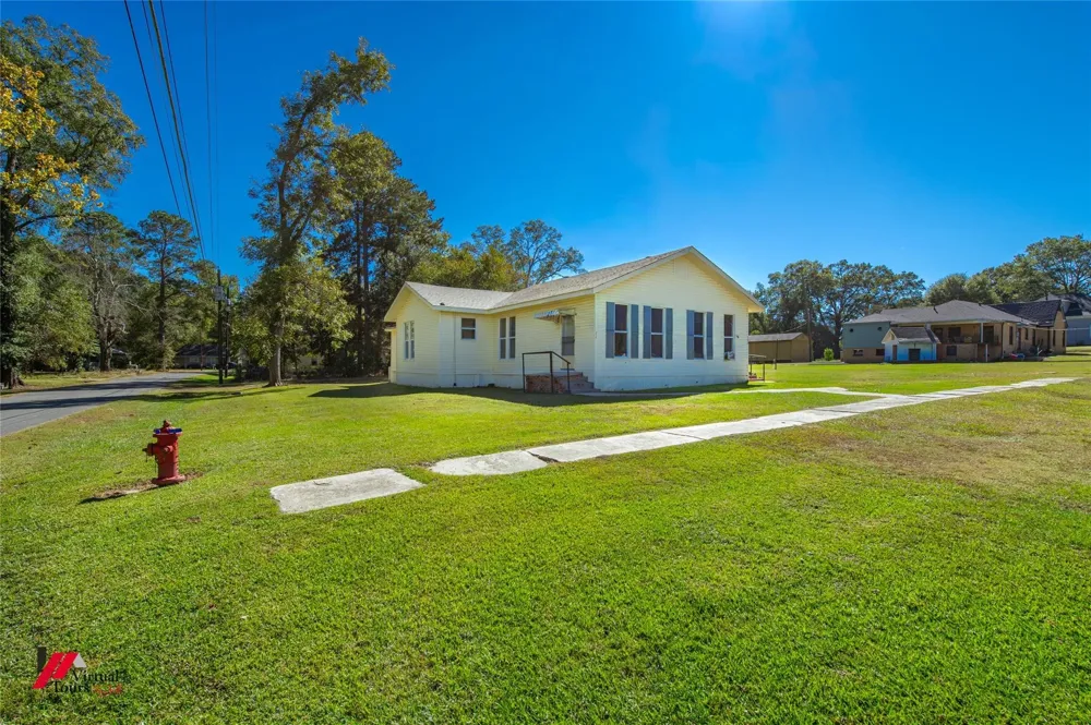 309 sycamore Street Logansport, LA 71049