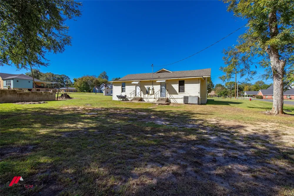 309 sycamore Street Logansport, LA 71049