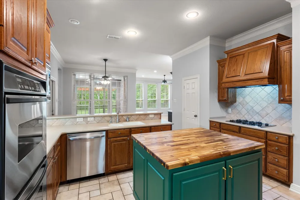 11240 Marsh Wren Circle Flint, TX 75762