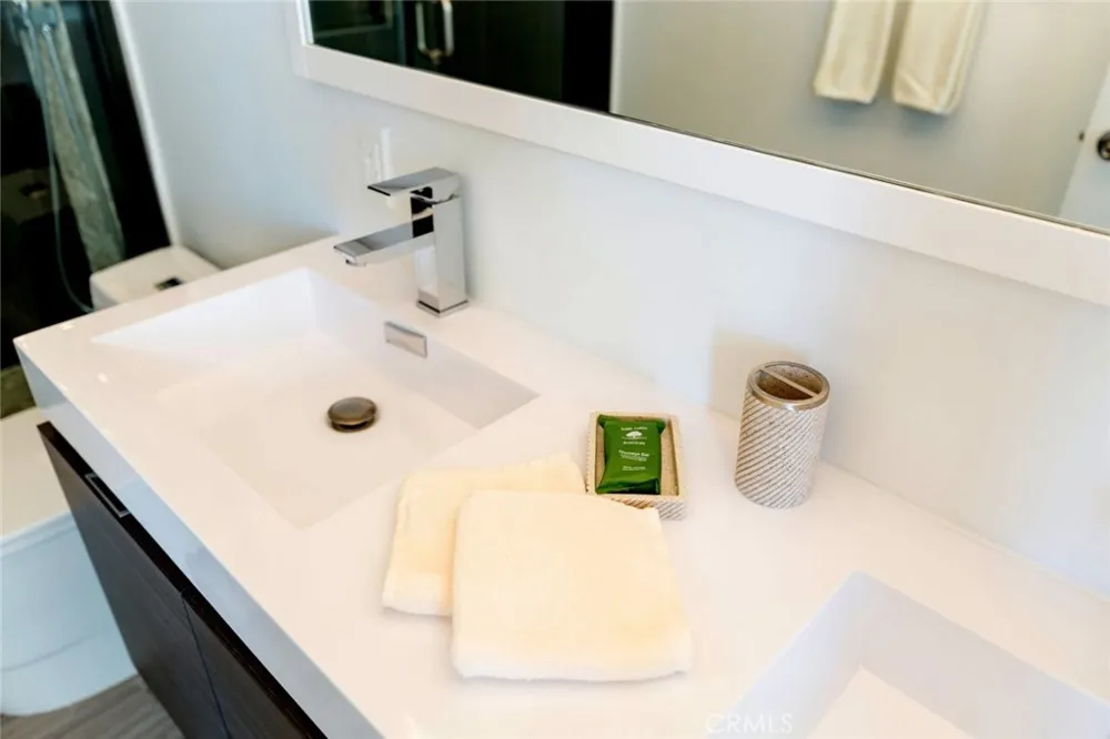 126 Neptune Avenue Hermosa Beach, CA 90254