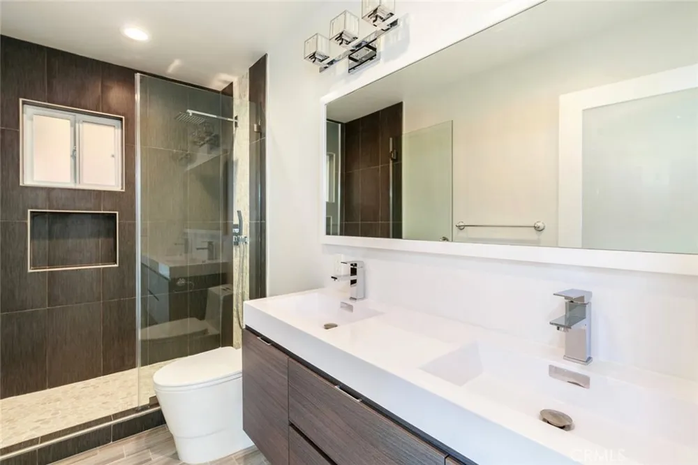 126 Neptune Avenue Hermosa Beach, CA 90254