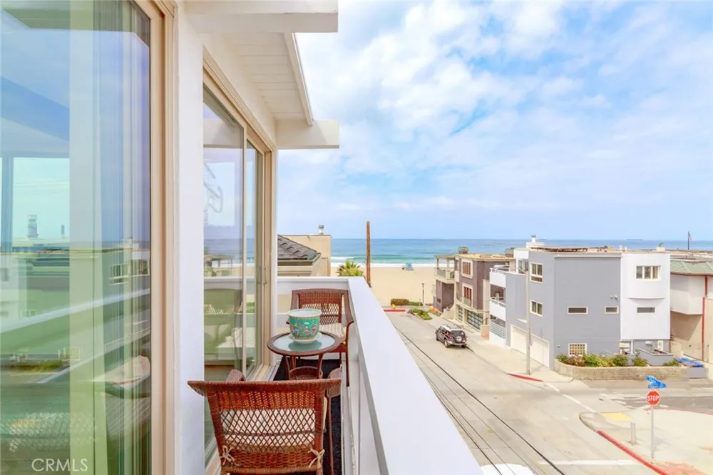 126 Neptune Avenue Hermosa Beach, CA 90254