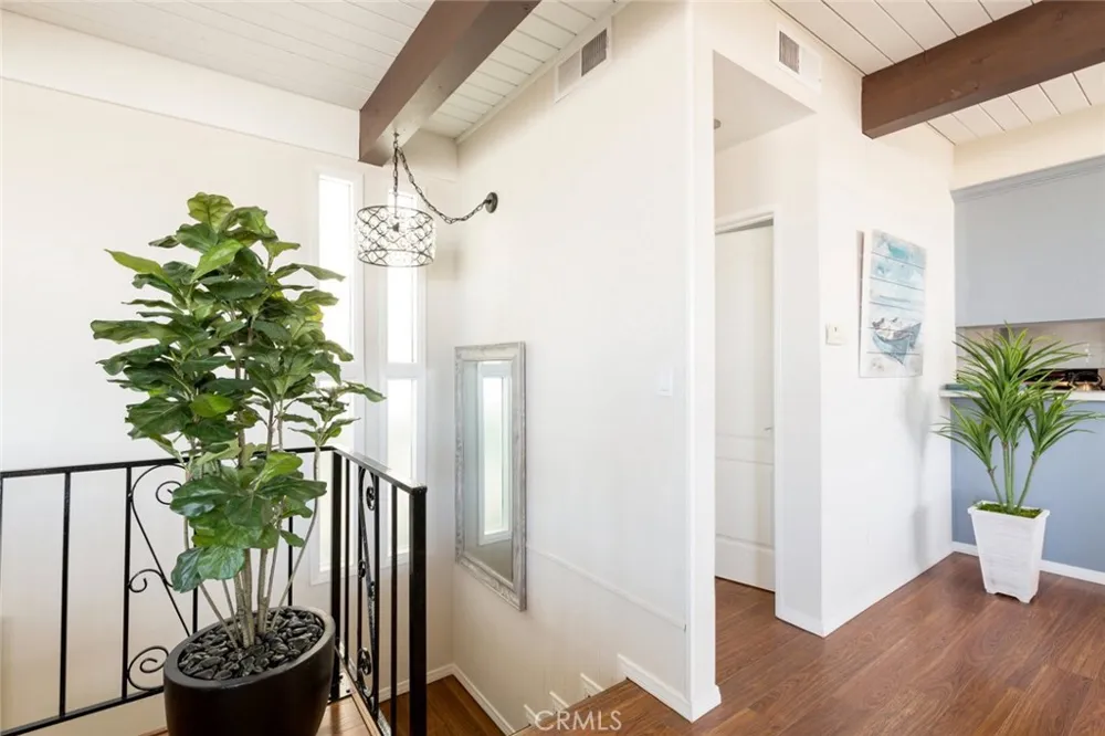 126 Neptune Avenue Hermosa Beach, CA 90254