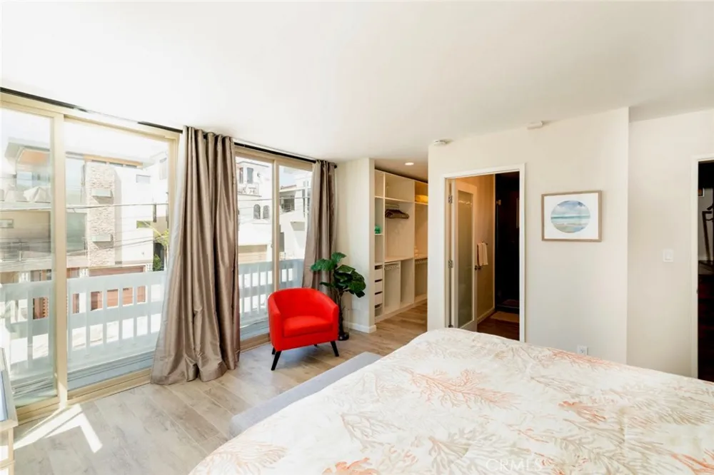 126 Neptune Avenue Hermosa Beach, CA 90254