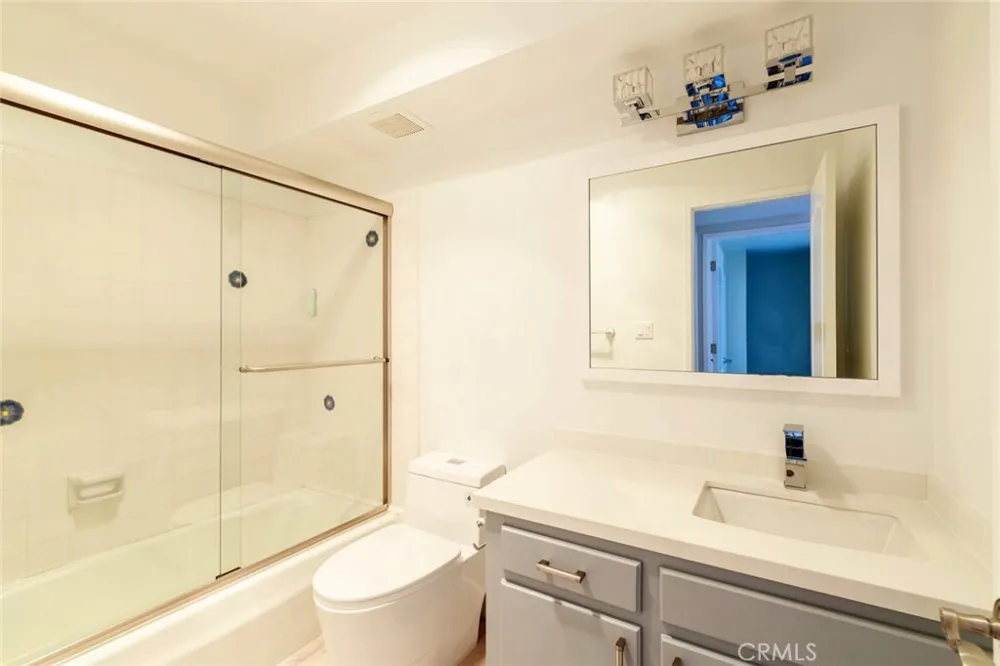 126 Neptune Avenue Hermosa Beach, CA 90254