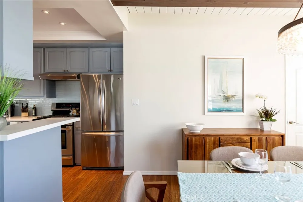126 Neptune Avenue Hermosa Beach, CA 90254