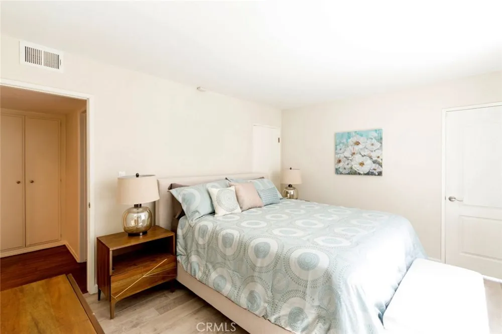 126 Neptune Avenue Hermosa Beach, CA 90254