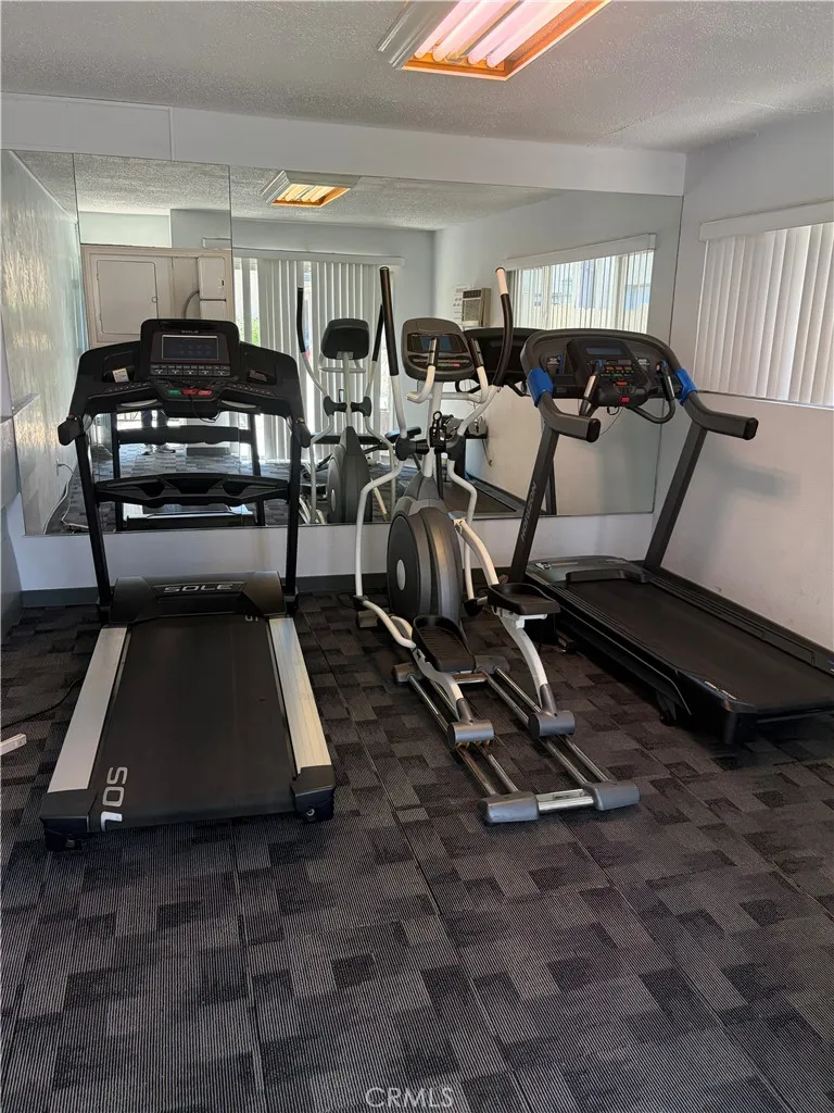 1620 San Fernando #27 Burbank, CA 91504