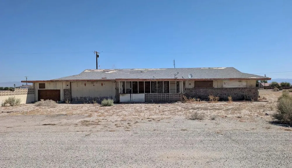 1038 Seaview Avenue Thermal, CA 92274
