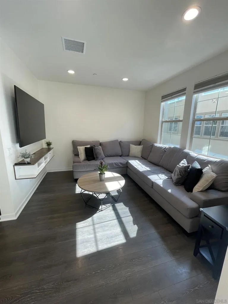 344 Stillwater Santee, CA 92071