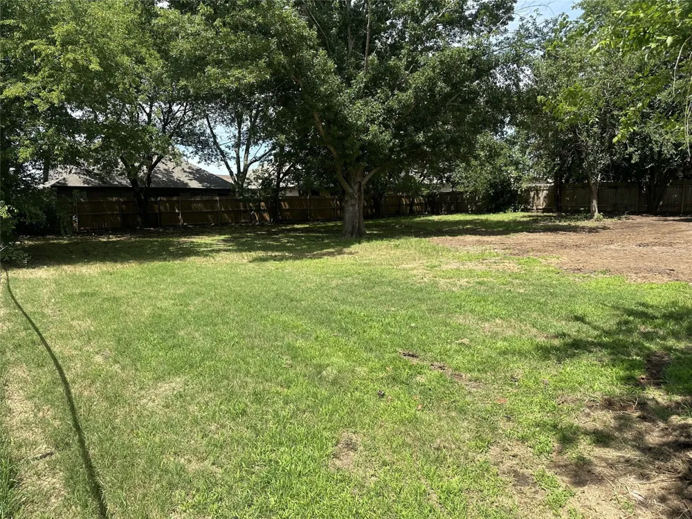 608 W Walcott Street Pilot Point, TX 76258
