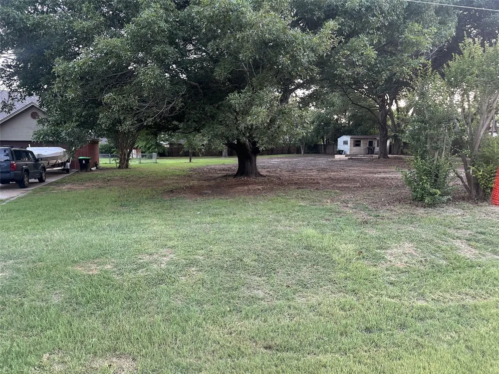 608 W Walcott Street Pilot Point, TX 76258