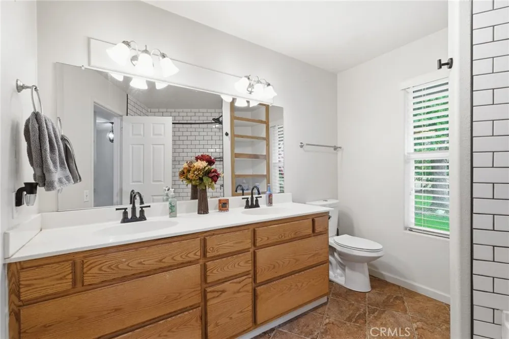 8567 Winona Way Redding, CA 96002