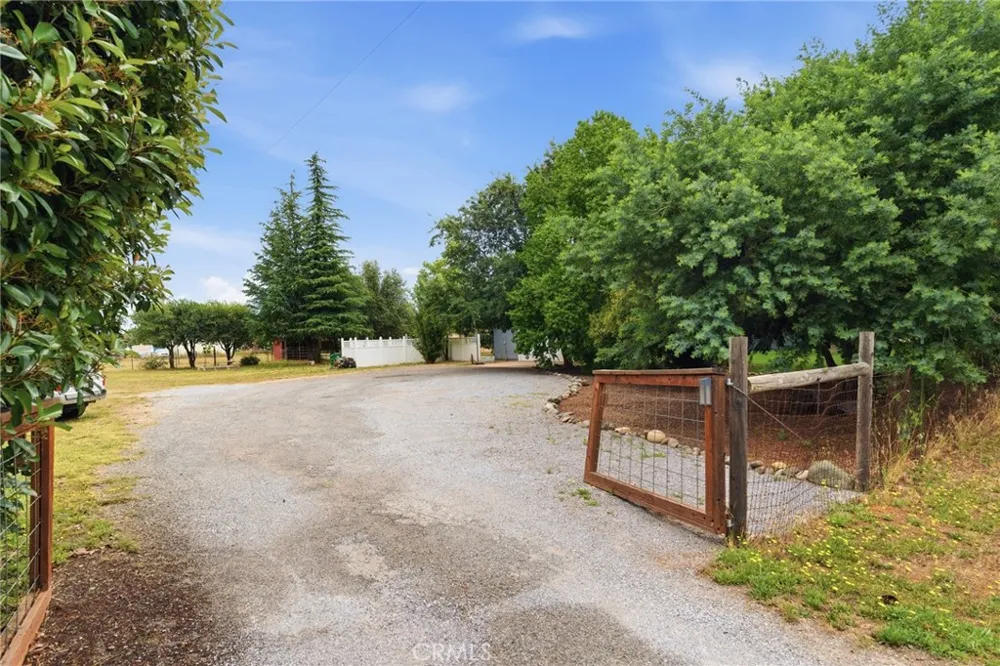 8567 Winona Way Redding, CA 96002