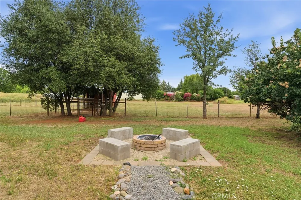 8567 Winona Way Redding, CA 96002
