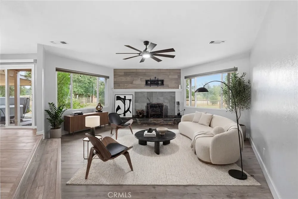 8567 Winona Way Redding, CA 96002