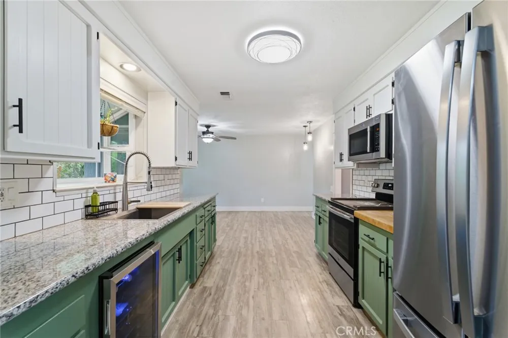 8567 Winona Way Redding, CA 96002