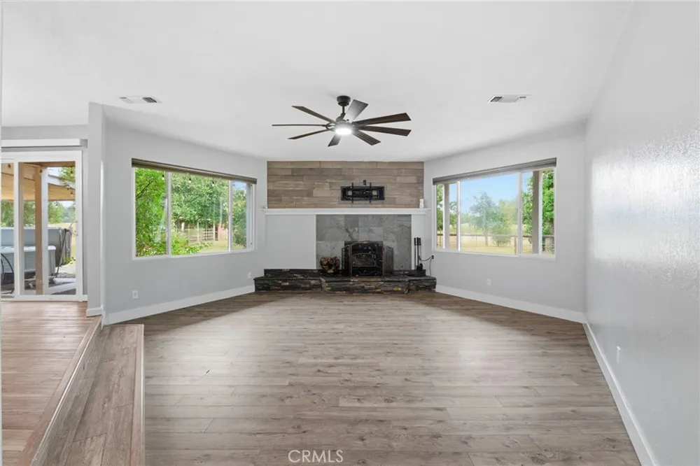 8567 Winona Way Redding, CA 96002
