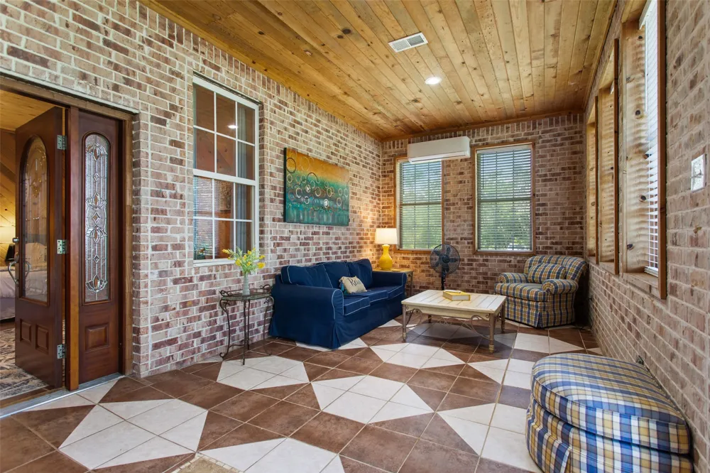 1193 Dogwood Drive Chandler, TX 75758