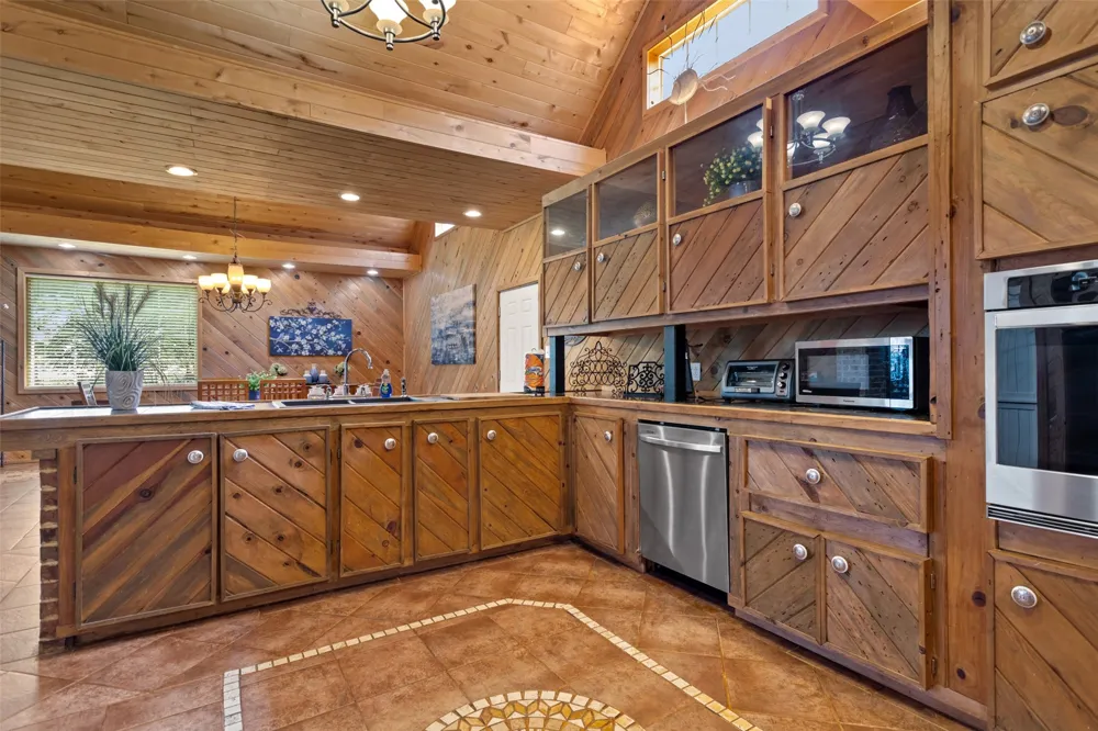 1193 Dogwood Drive Chandler, TX 75758
